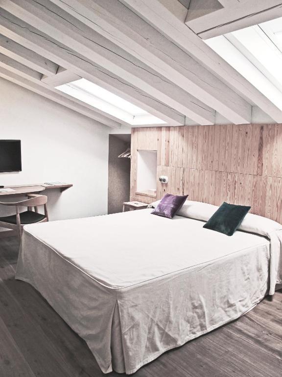 Hotel Ayllón Zimmer foto